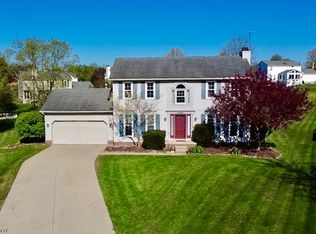 5264 Brockton Dr, Stow, OH 44224