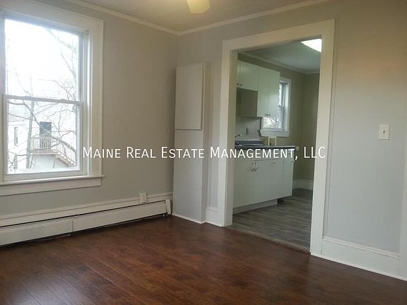 5th image of 192 Essex St #2