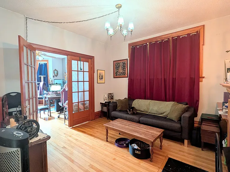 44 Spadina Ave #1 — Photo 5