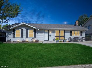 1029 Meadow Ln, Streamwood, IL