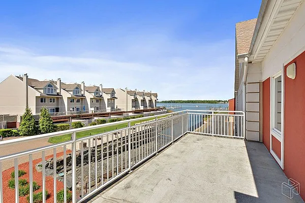 Sold by Halstead Real Estate | media 15