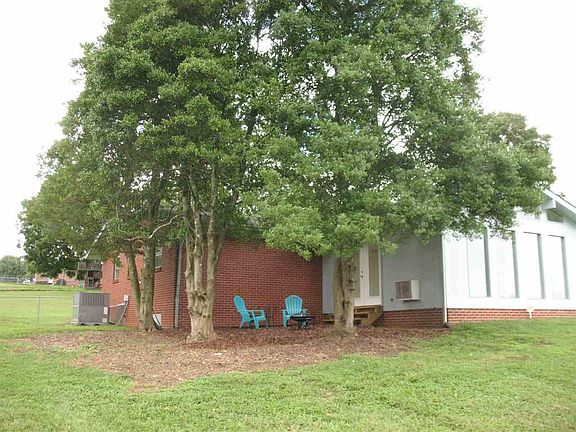 5th image of 2705 Conrad Dr