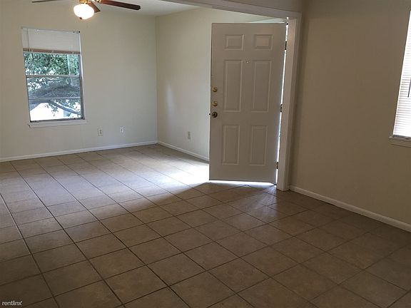 4th image of 319 Manuel Dr APT D