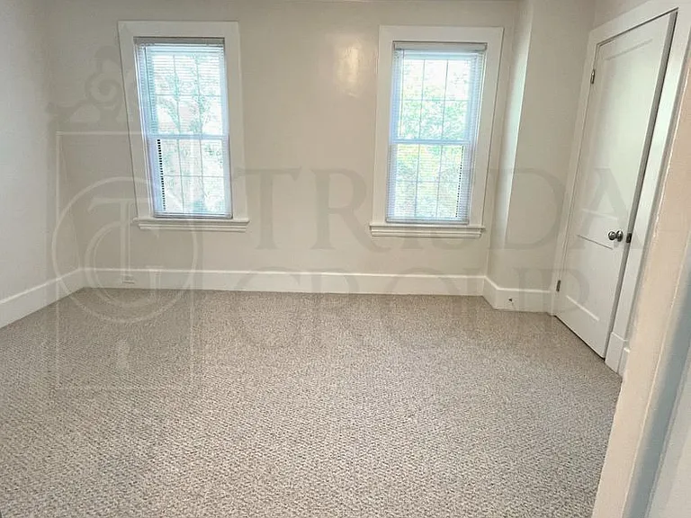 468 Belonda St — Photo 15