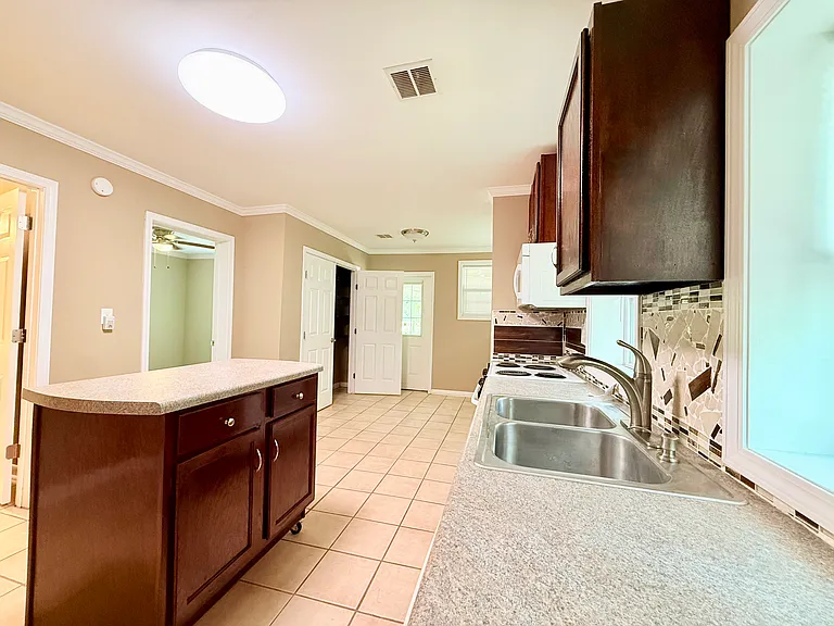 18335 Racine St — Photo 2