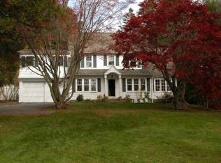 31 S Main St, Newtown, CT 06470