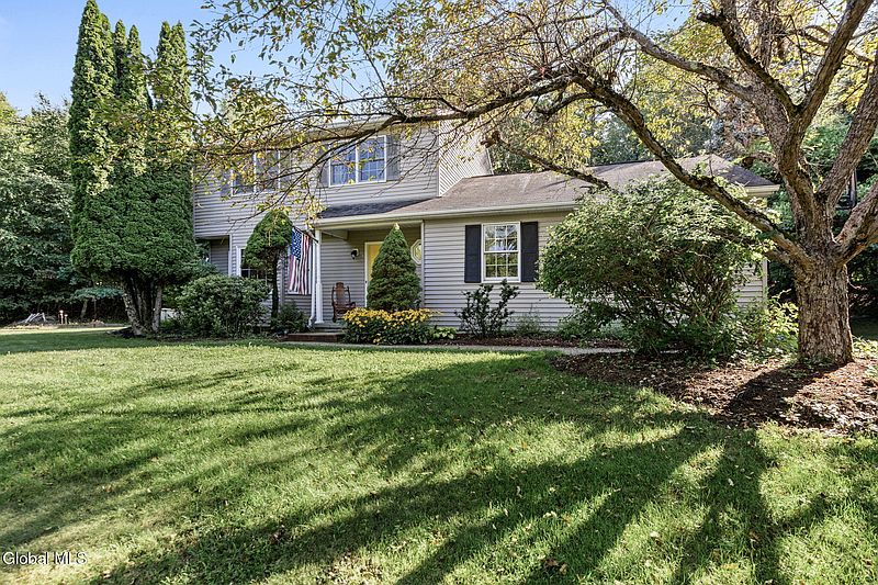 3rd image of 1 Winding Ridge Road