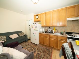 3141 34th St APT 2B, Astoria, NY 11106