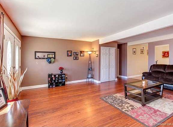 5th image of 838 Osage St