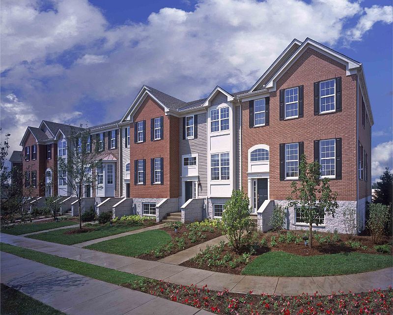 1st image of 775 Lewisburg Ln #775