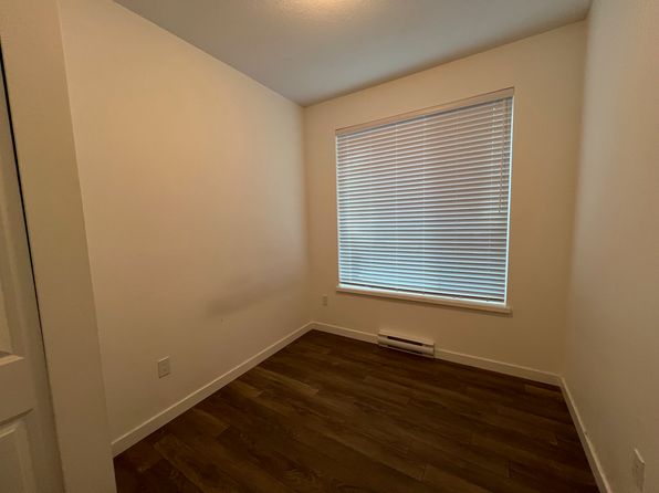 15825 85th Ave, Surrey, BC V4N 0Y4