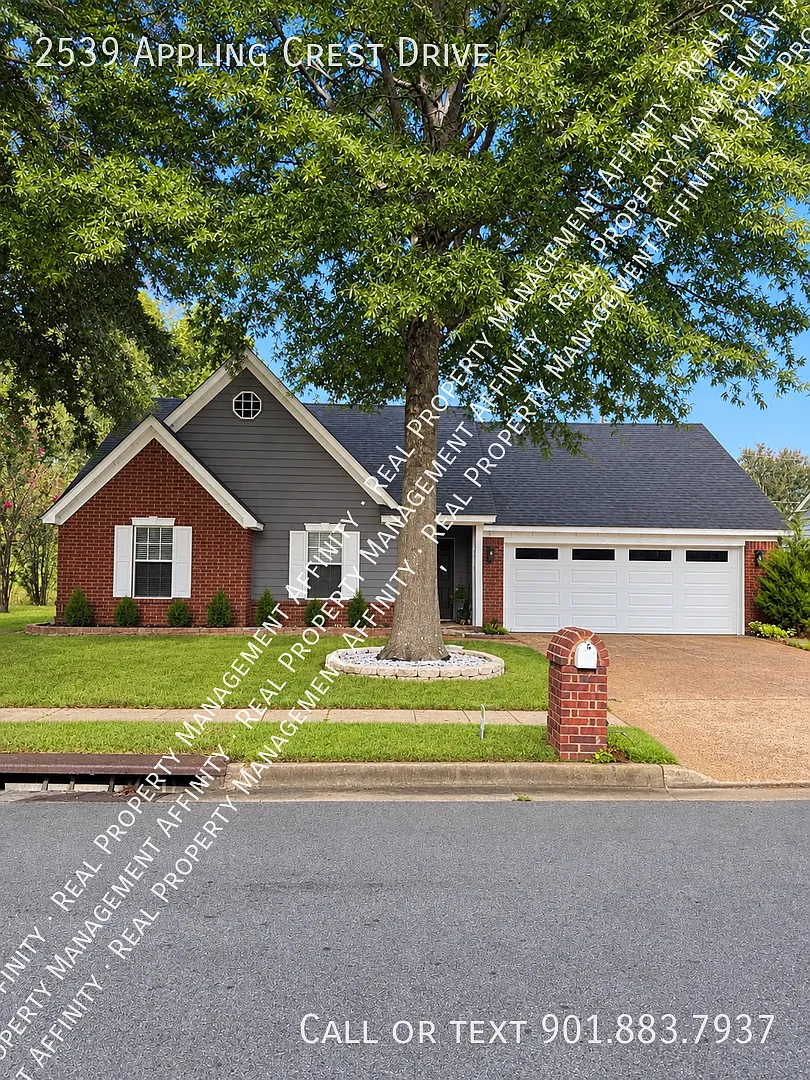 Coming Soon November 1 | Spacious 3 Bedroom, 2 Bathroom Home With Garage In Memphis — Photo 1