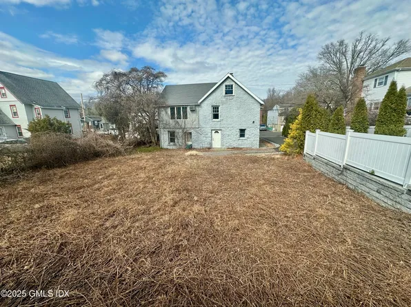 33 Moshier St, Greenwich, CT 06831