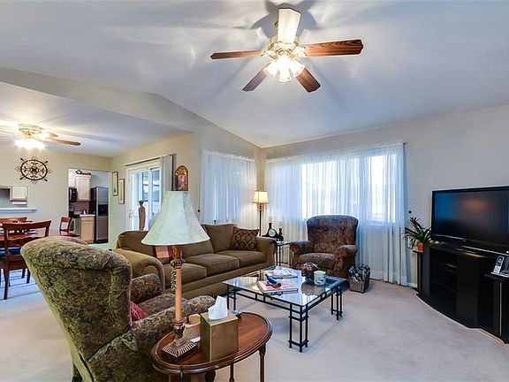 5th image of 613 Kingsbridge Dr
