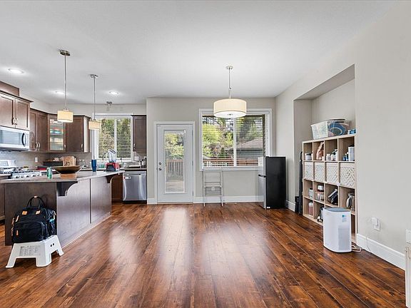 5th image of 51106 Sophie Cres
