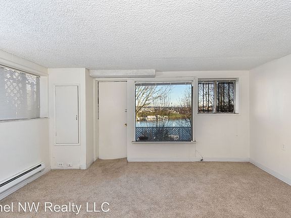 4th image of 2514 Dexter Ave N APT 5