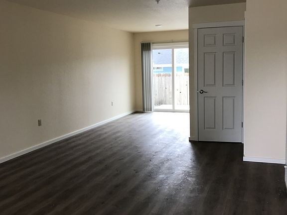 3rd image of 2758 Central Ave