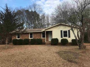 413 Spring Forest Dr, Central, SC 29630