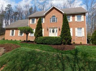 5208 Blue Ridge Dr, Cross Lanes, WV 25313