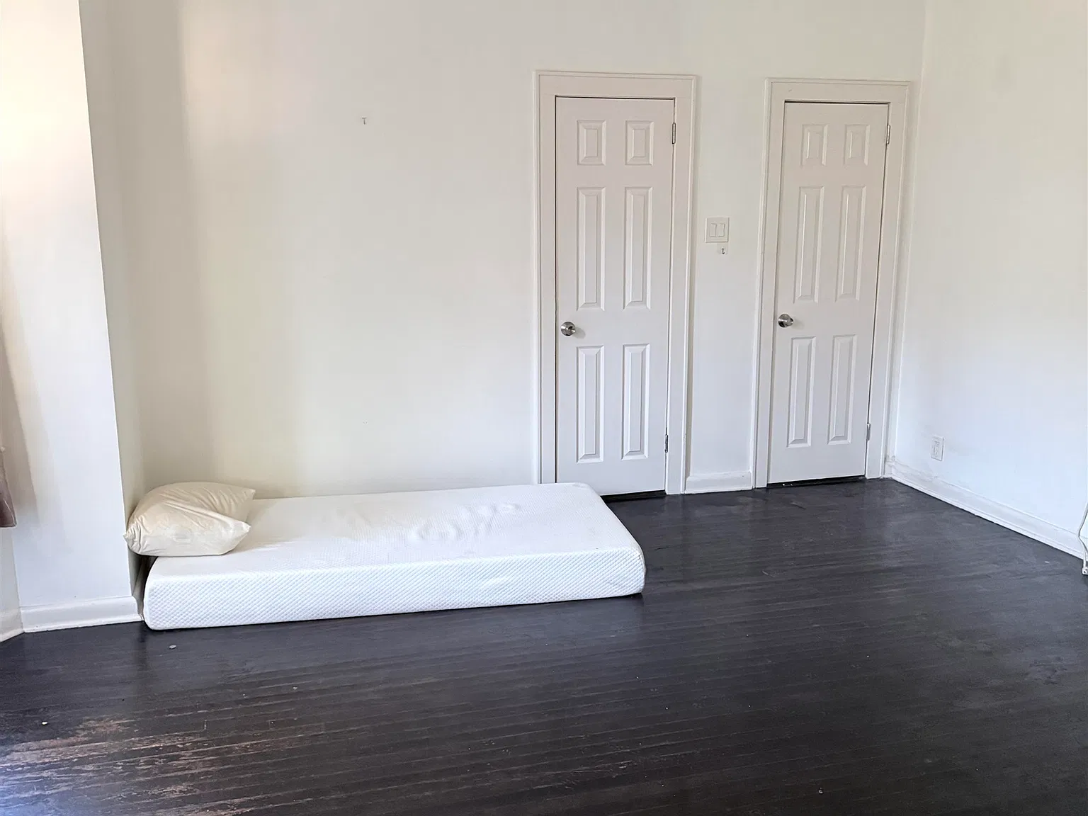 2 bed, 1.0 bath, 850 sqft, $2,200 — Photo 4
