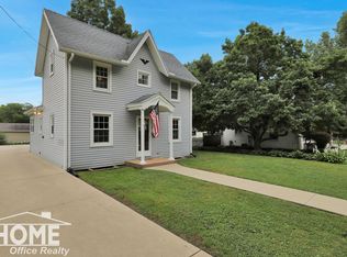 1112 N Washington St, Owosso, MI 48867