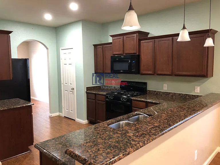 1116 Flatwater Trl — Photo 3