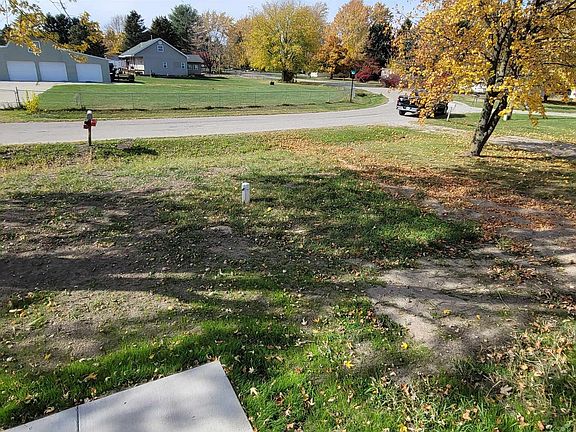 5th image of 1105 S Meadow Dr