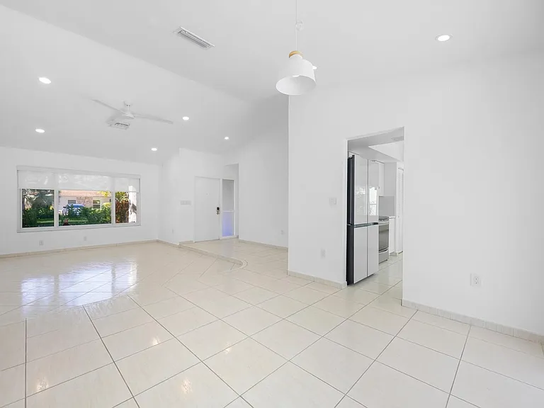 9515 SW 118th Ct — Photo 8