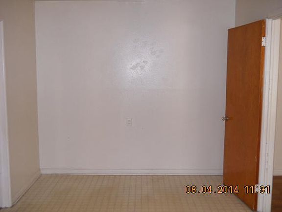 4th image of 933 Fernwood Ave