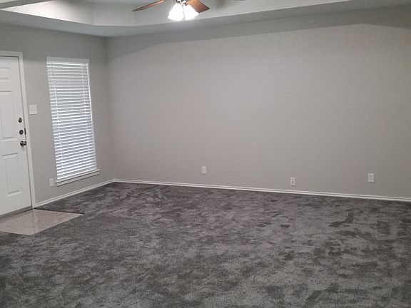 5th image of 1109 Landsdale Ln