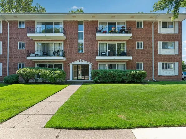 10111 Old Orchard Ct Unit 102, Skokie, IL 60076