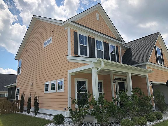 2nd image of 203 Carriage Hill Pl