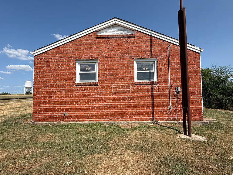 2919 W Main St — Photo 41