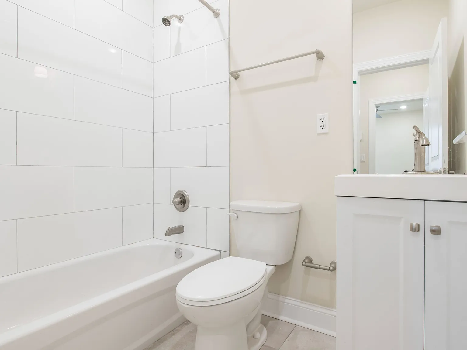 1823 N Bouvier St Unit B — Photo 3