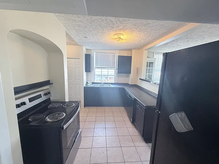 2440 Lynn St #2 — Photo 8