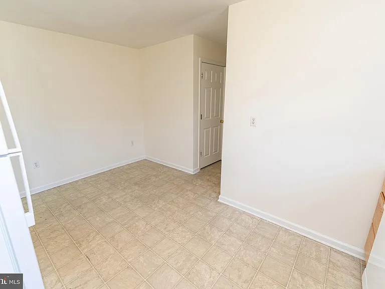 202 Carsons Ct — Photo 13