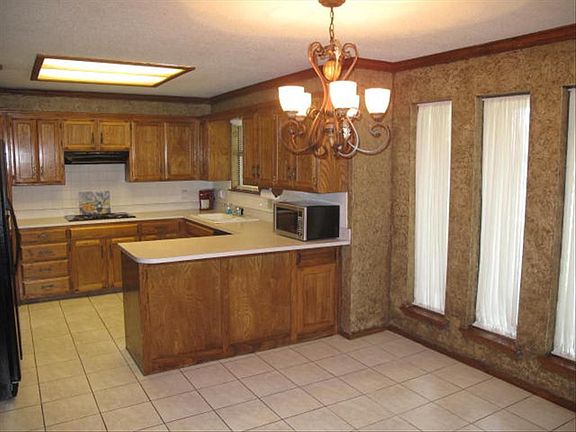 5th image of 7053 Westbury Dr