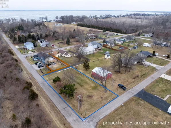 1286 E Emerald Ave, Pt Clinton, OH 43452