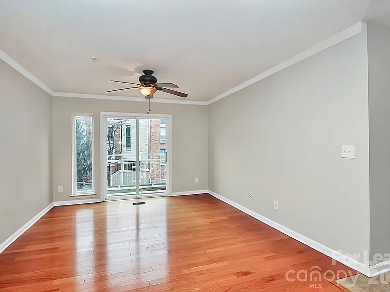 621 Raphael Pl — Photo 4