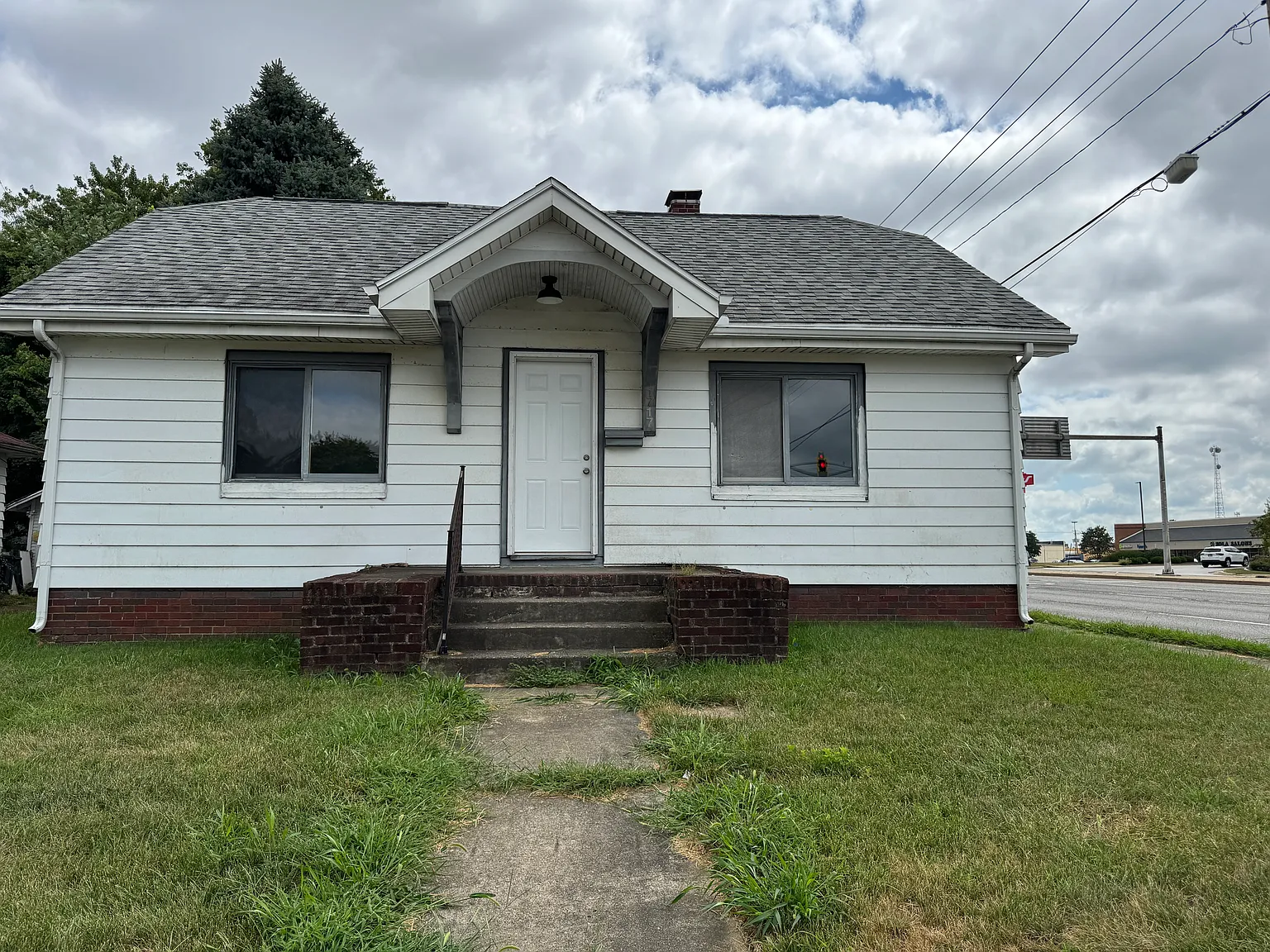 1717 W Church St photo 1