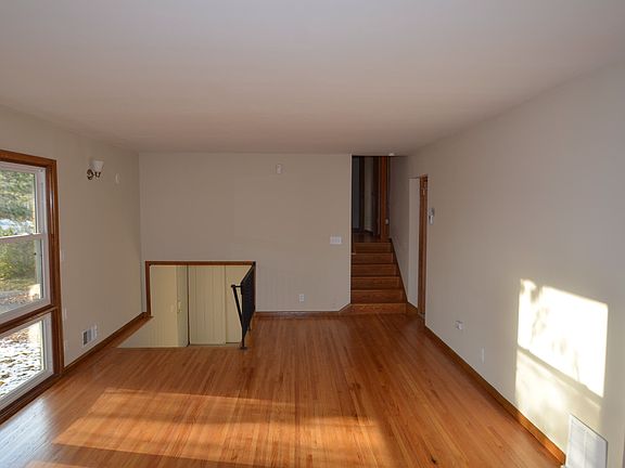 3rd image of 6124 Scott Ave N