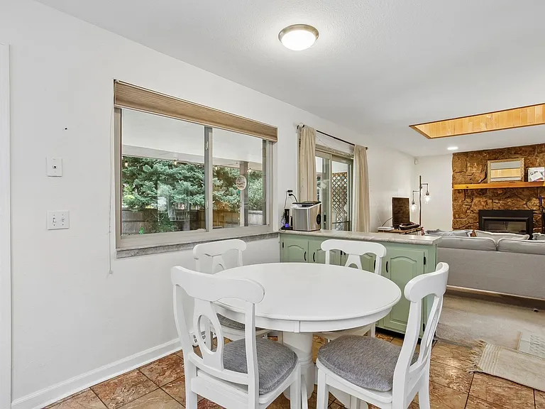 2502 S Yarrow St — Photo 9