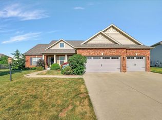 4 Fletcher Ct, Savoy, IL 61874
