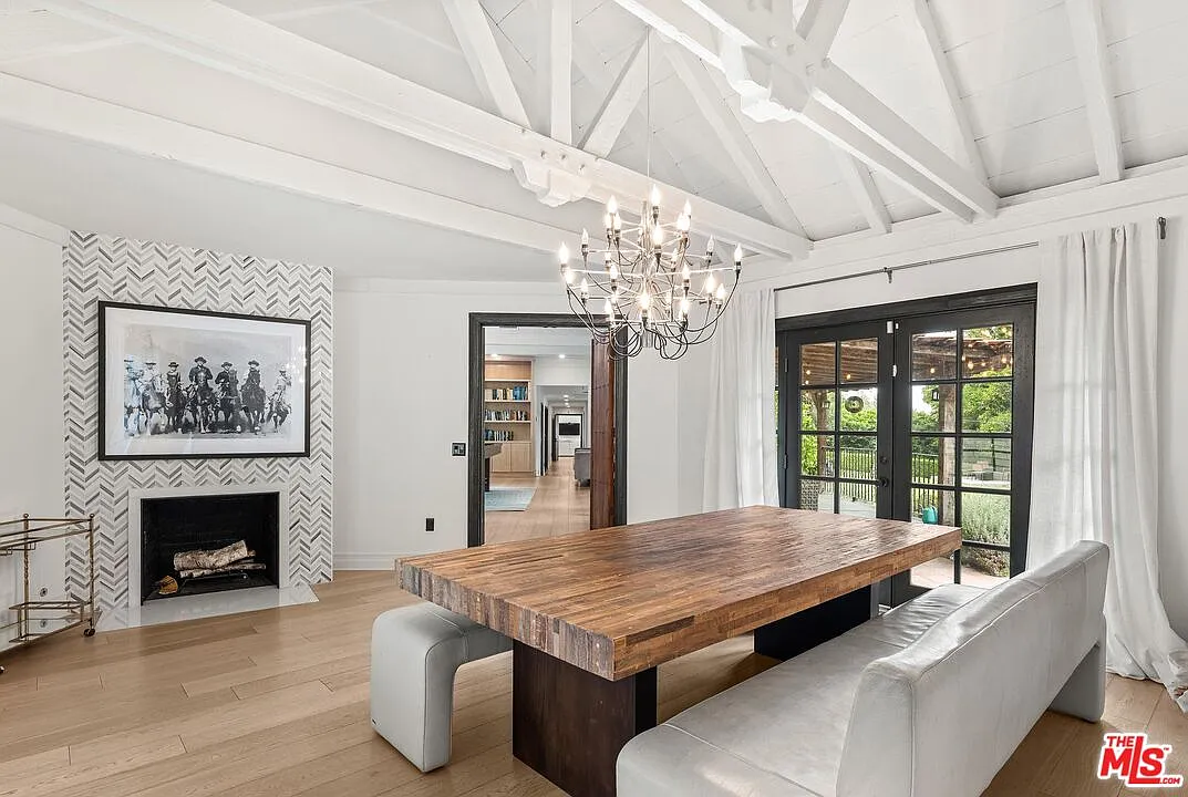 6 bed, 6.5 bath, 4566 sqft, $25,000 — Photo 3