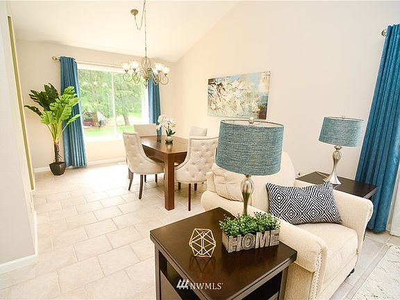 4th image of 11120 207th Avenue Ct E