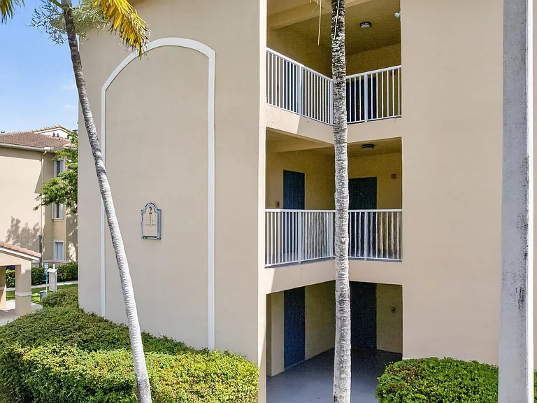 7085 Nova Dr #232 — Photo 3