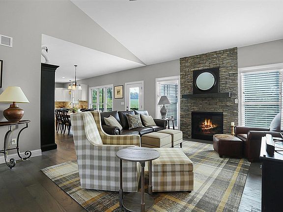 4th image of 665 Royal Oak Ct