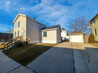 1622 17th St, Two Rivers, WI 54241