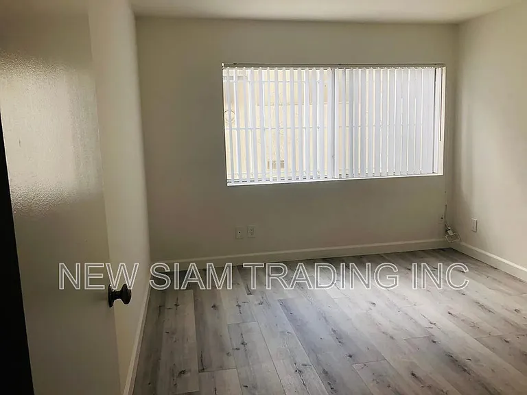500 S Saint Andrews Pl #101 — Photo 6