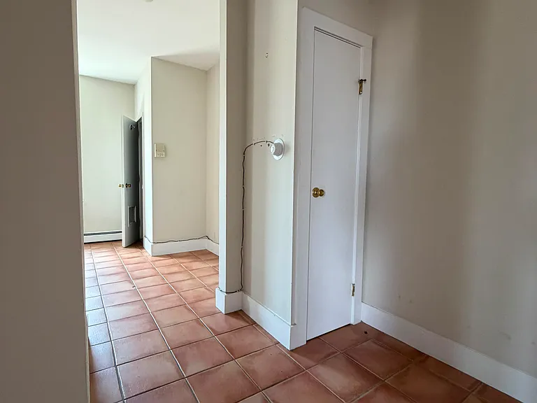 228 Ogden Ave — Photo 2